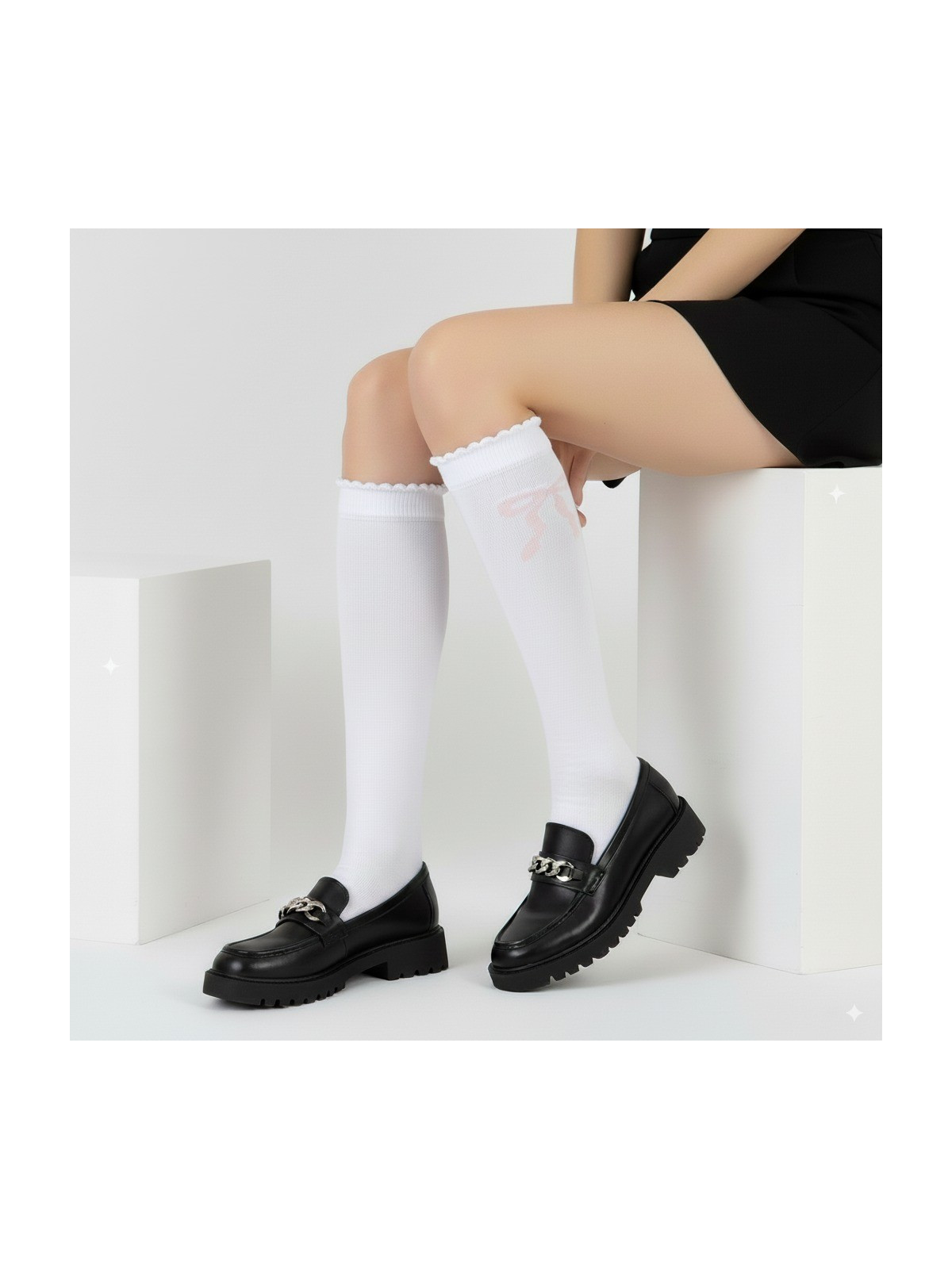 Podkolanówki bawełniane białe z różową kokardką tullinogi