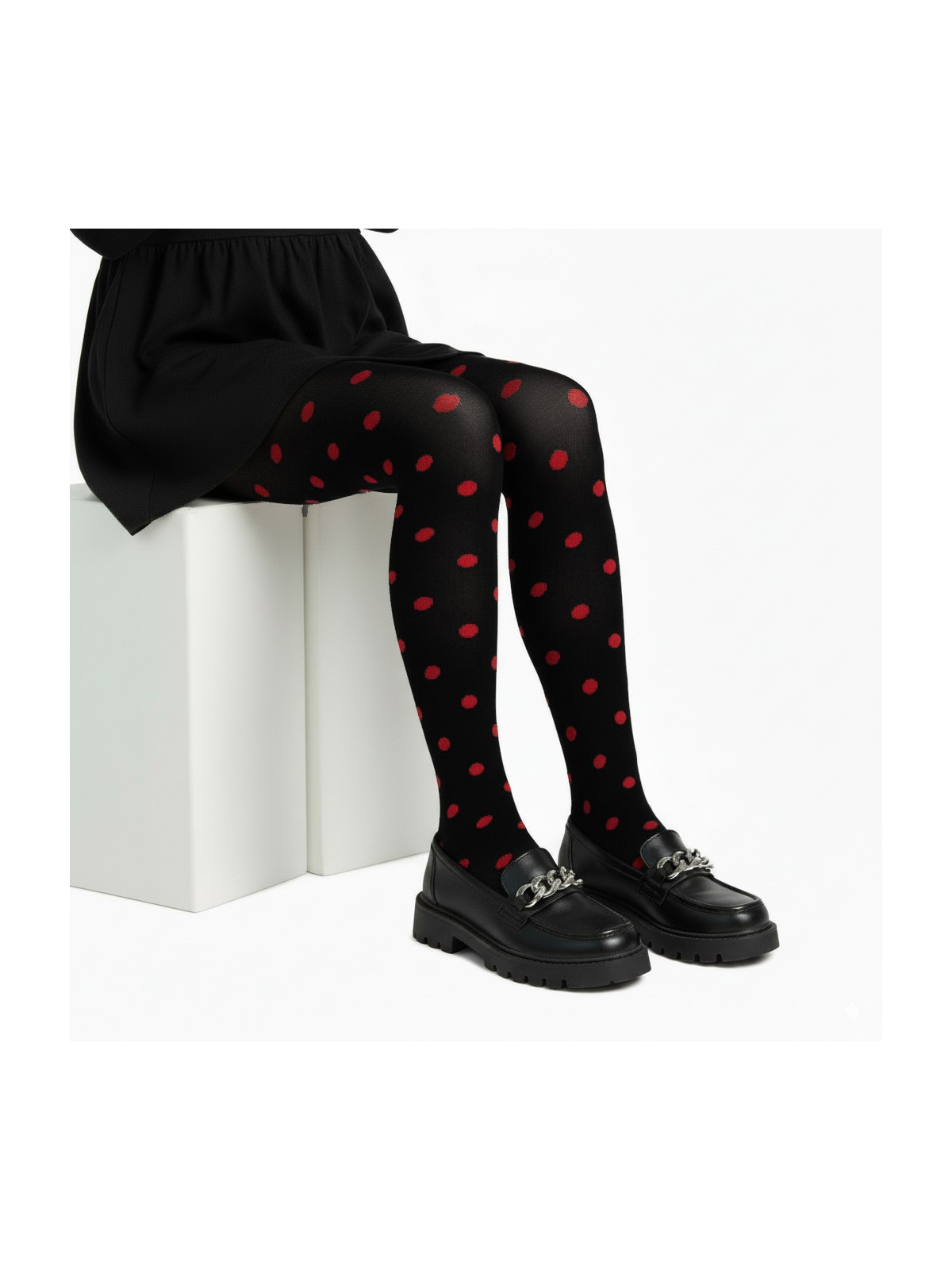 Rajstopy bawełniane czarne w czerwone groszki tullinogi